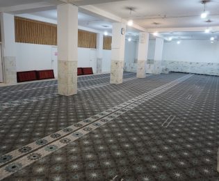 نمازخانه مدارس قم توسط مجمع خیرین مسجدساز مفروش شدند